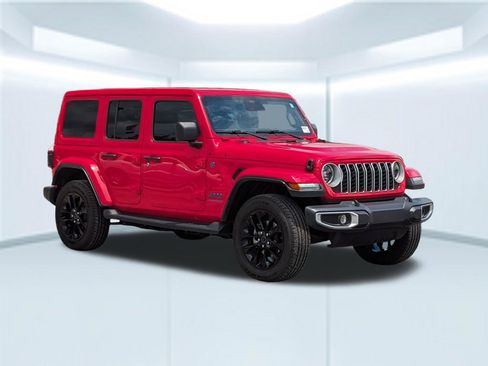 Used 2025 Jeep Wrangler Unlimited Sahara AWD/4WD image 8