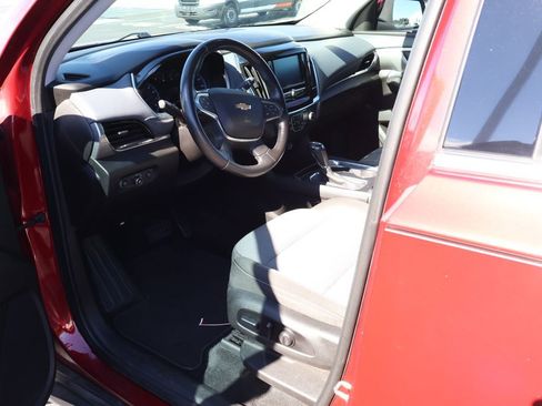 Used 2018 Chevrolet Traverse LT FWD image 9