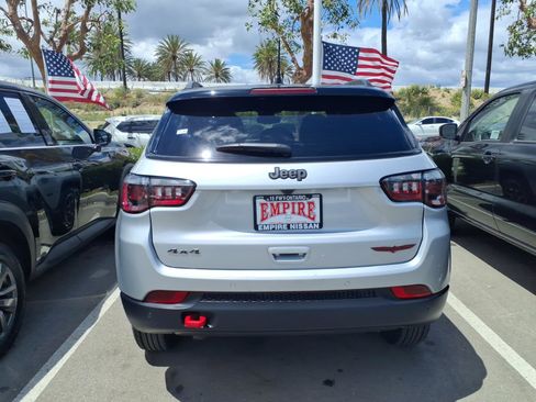 Used 2025 Jeep Compass Trailhawk AWD/4WD image 17