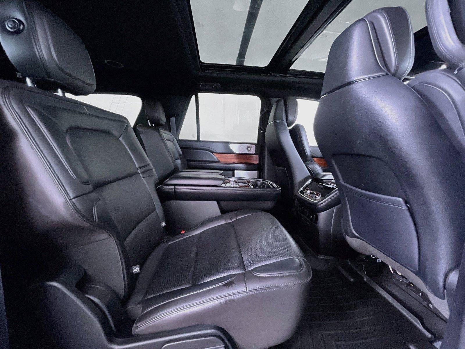Used 2018 Lincoln Navigator L Reserve w/ Technology Package AWD/4WD image 33