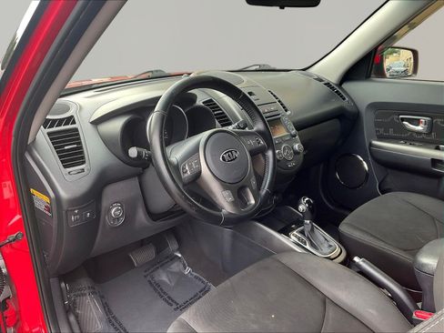 Used 2013 Kia Soul + w/ Audio Pkg FWD image 16