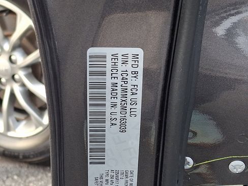 Used 2021 Jeep Cherokee Latitude Lux w/ Comfort/Convenience Group image 27