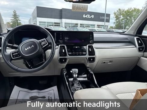 Used 2023 Kia Sorento SX AWD/4WD image 16