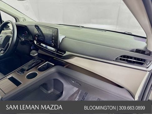 Used 2021 Toyota Sienna XLE w/ XLE Plus Package image 30