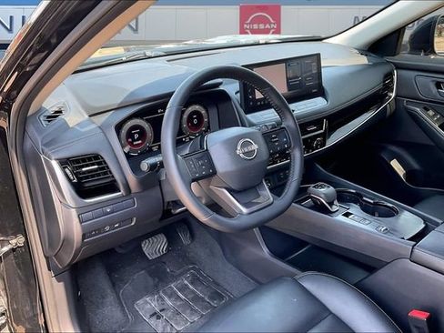 Used 2026 Nissan Rogue SL FWD image 16
