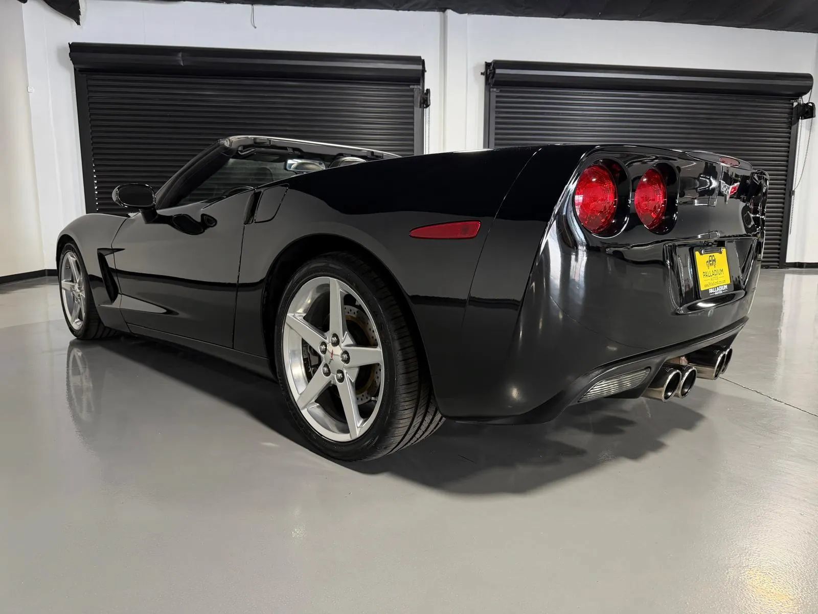 Used 2005 Chevrolet Corvette Coupe w/ Preferred Equipment Group RWD image 6
