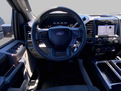Used 2017 Ford F150 XL w/ Equipment Group 101A Mid RWD image 6