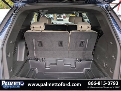 Used 2023 Chevrolet Traverse LS FWD image 12