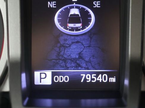 Used 2018 Toyota Tacoma SR5 image 13