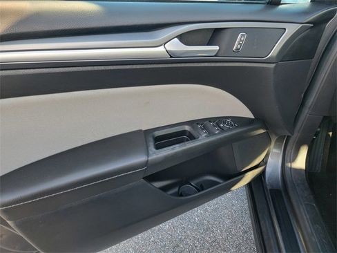 Used 2015 Ford Fusion S image 8