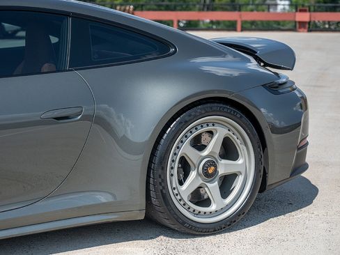 Used 2026 Porsche 911 Carrera GTS RWD image 17