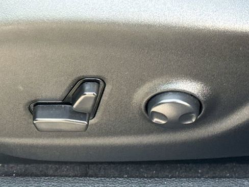 Used 2023 Jeep Cherokee Altitude Lux image 20