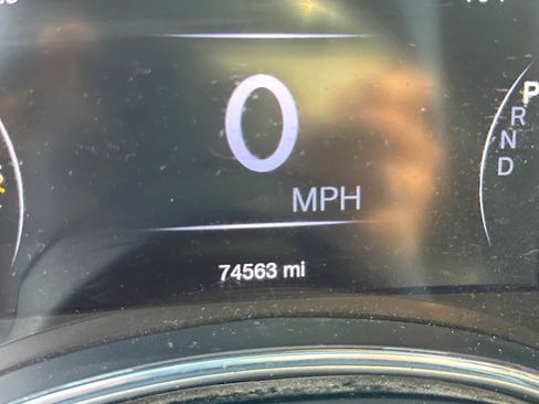 Used 2019 Jeep Grand Cherokee Laredo RWD image 2