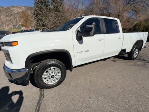 Used 2024 Chevrolet Silverado 2500 LT image 4