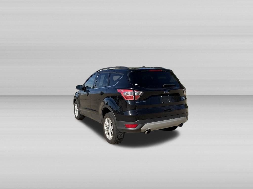 Used 2017 Ford Escape SE w/ Equipment Group 201A FWD image 8