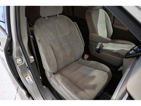 Used 2015 Toyota Sienna LE FWD image 16