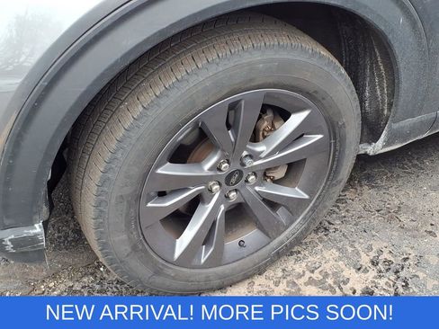 Used 2023 Ford Explorer XLT w/ Equipment Group 202A AWD/4WD image 7