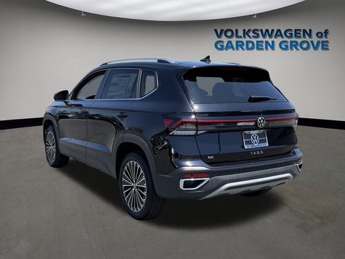 New 2025 Volkswagen Taos SE image 7