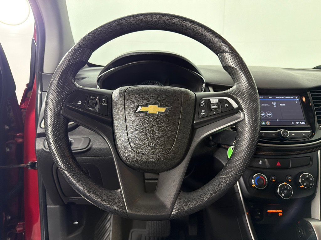Used 2018 Chevrolet Trax LT FWD image 14