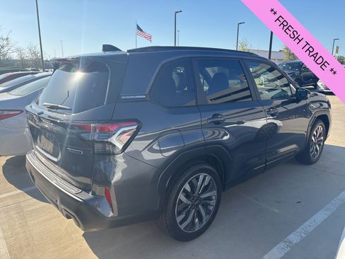 Used 2025 Subaru Forester Touring image 5