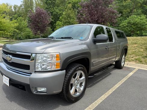 Used 2007 Chevrolet Silverado 1500 LT w/ Towing Package AWD/4WD image 5