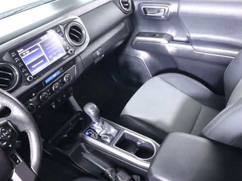 Used 2021 Toyota Tacoma TRD Off-Road image 27