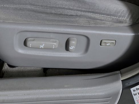 Used 2005 Toyota Camry LE image 16