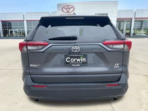 Used 2024 Toyota RAV4 LE AWD/4WD image 4