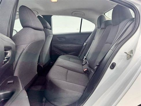 Used 2022 Toyota Corolla LE FWD image 14