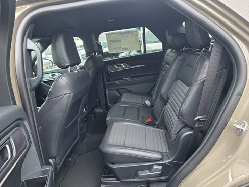 New 2026 Ford Explorer ST-Line w/ ST-Line Street Pack image 10