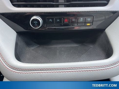 Certified 2025 Ford Explorer Active w/ Active Comfort Package image 36