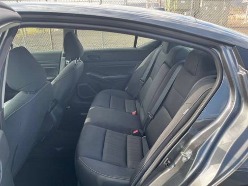 Used 2025 Nissan Altima 2.5 SV FWD image 27