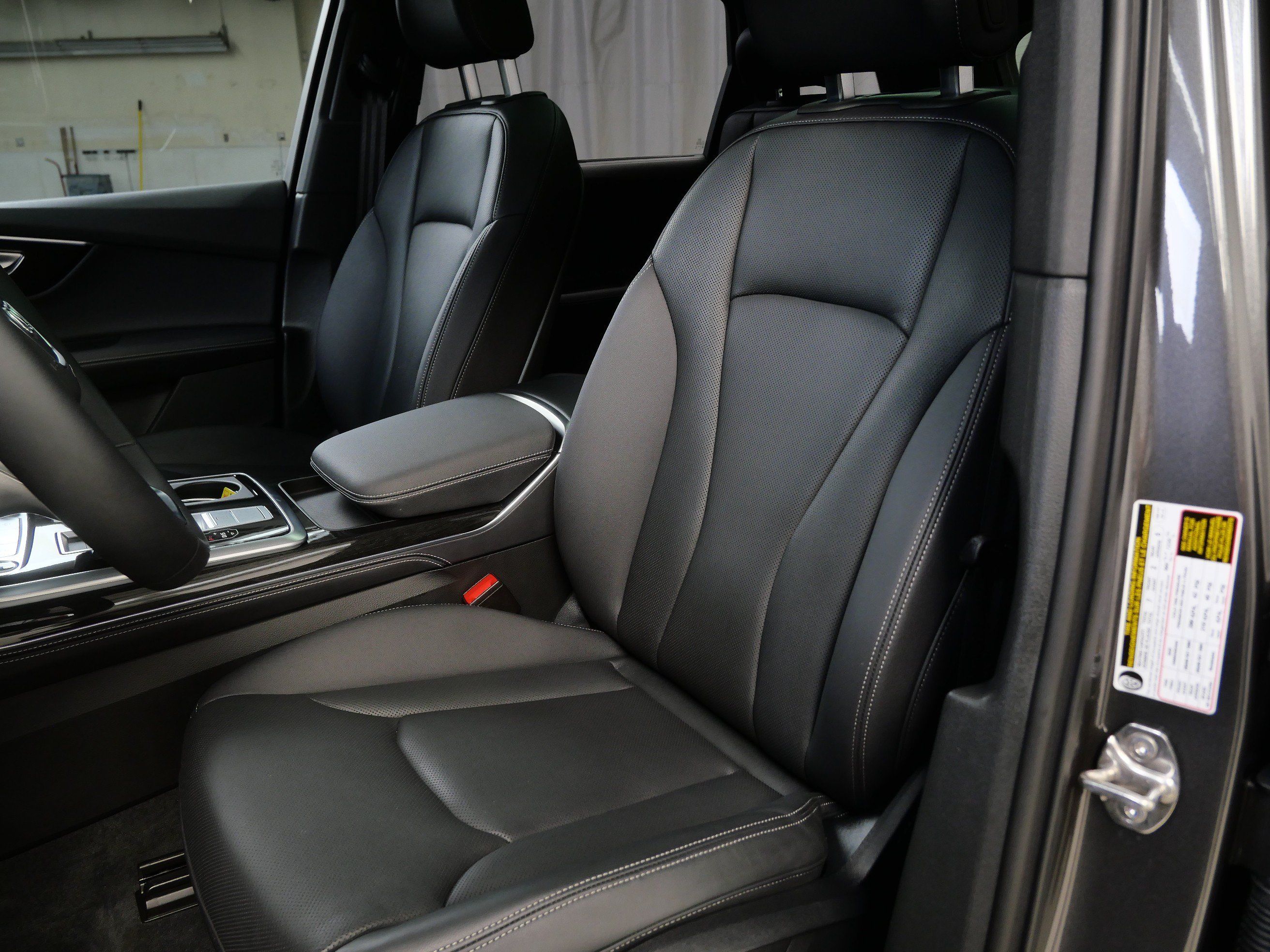 Used 2026 Audi Q7 3.0T Premium Plus w/ Premium Plus Package AWD/4WD image 3