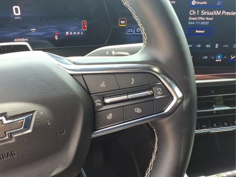 Used 2024 Chevrolet Traverse Z71 w/ Enhanced Driving Package AWD/4WD image 21