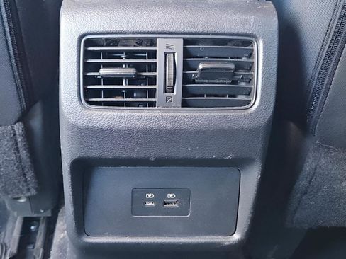 Used 2023 Nissan Rogue SV image 37