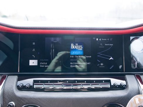 New 2025 Rolls-Royce Cullinan image 35