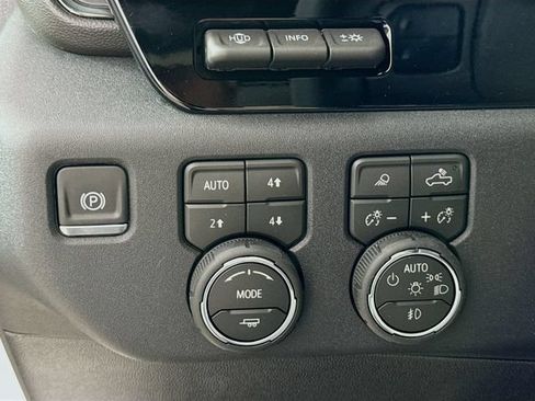 New 2026 Chevrolet Silverado 2500 ZR2 AWD/4WD image 12