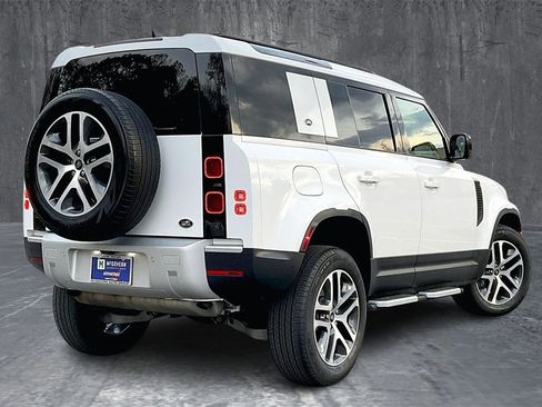 Used 2022 Land Rover Defender 110 SE image 6