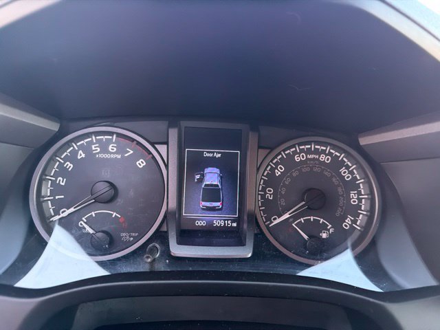 Used 2018 Toyota Tacoma TRD Sport AWD/4WD image 14