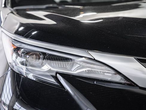 New 2026 Toyota Sienna Platinum image 13