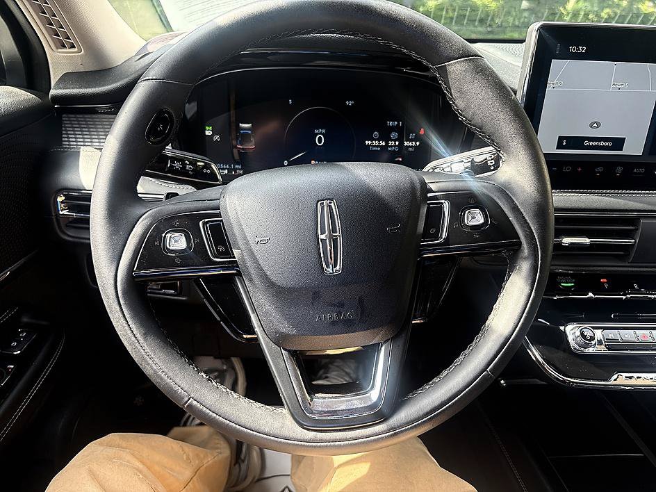 Used 2023 Lincoln Corsair FWD image 13