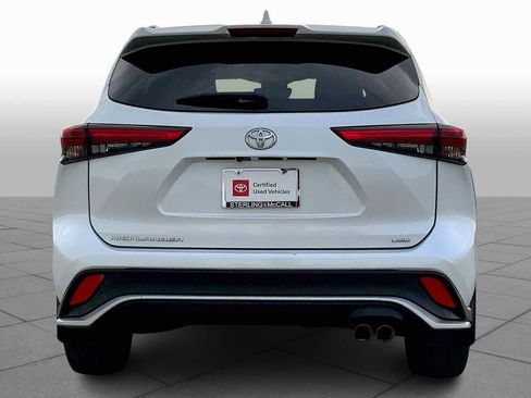 Used 2022 Toyota Highlander XSE FWD image 5