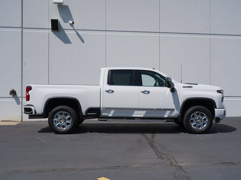 Certified 2024 Chevrolet Silverado 3500 High Country w/ LPO, Dark Essentials Package AWD/4WD image 2
