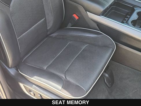 Used 2024 RAM 1500 Laramie AWD/4WD image 31