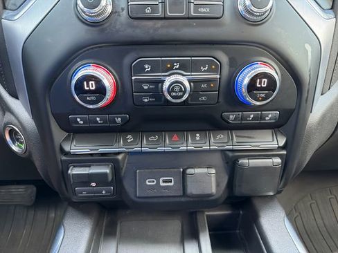 Used 2022 GMC Sierra 1500 SLT AWD/4WD image 14