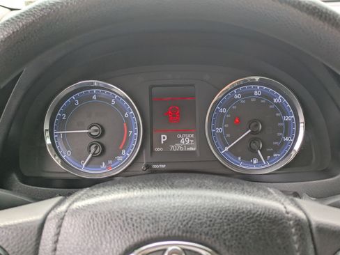 Used 2019 Toyota Corolla LE image 17