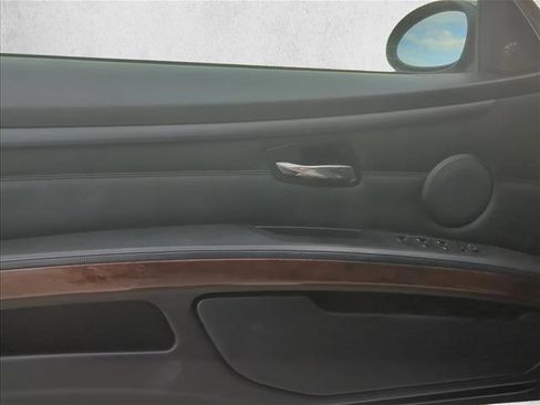 Used 2008 BMW 335i Convertible image 9