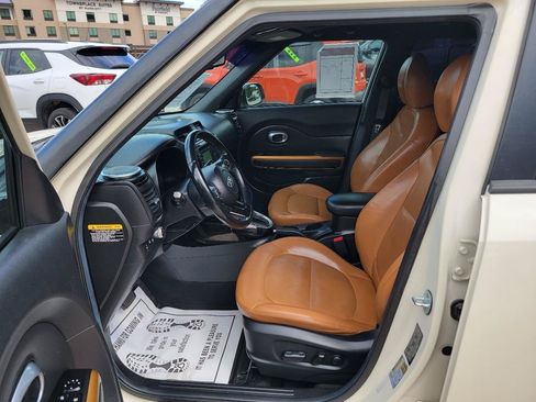 Used 2015 Kia Soul ! w/ Sun & Sound Package FWD image 6