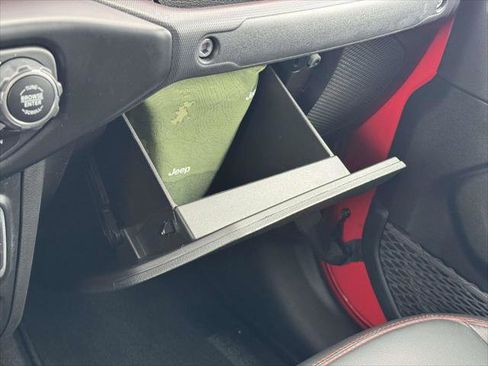 Used 2022 Jeep Gladiator Rubicon w/ Cold Weather Group image 32