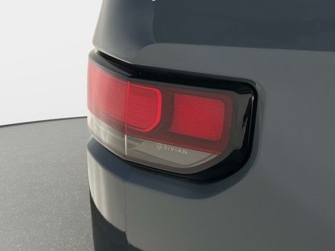 Used 2026 Rivian R1S Premium AWD/4WD image 15